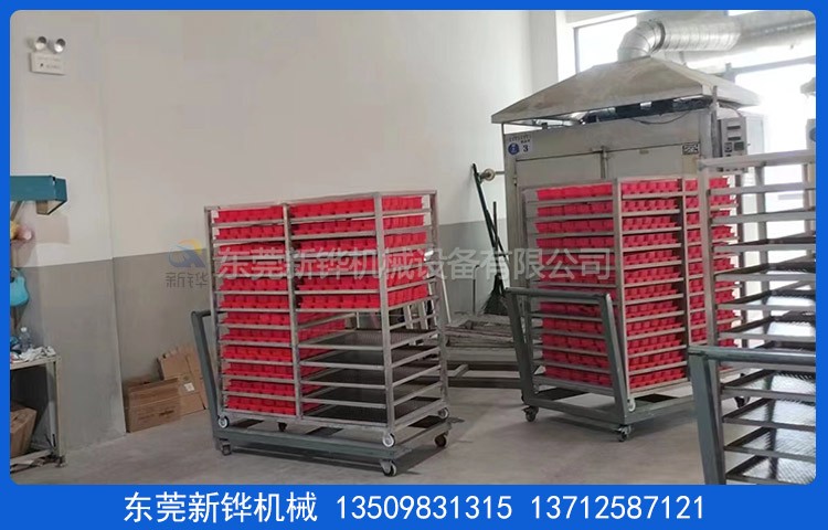 硅膠餐盤(pán)硫化烤箱